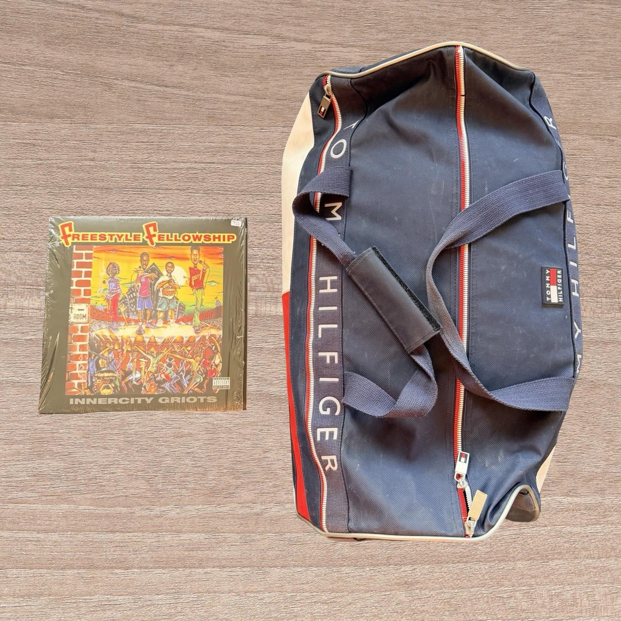 ◼️ Vintage Tommy Hilfiger Duffle Gym Bag