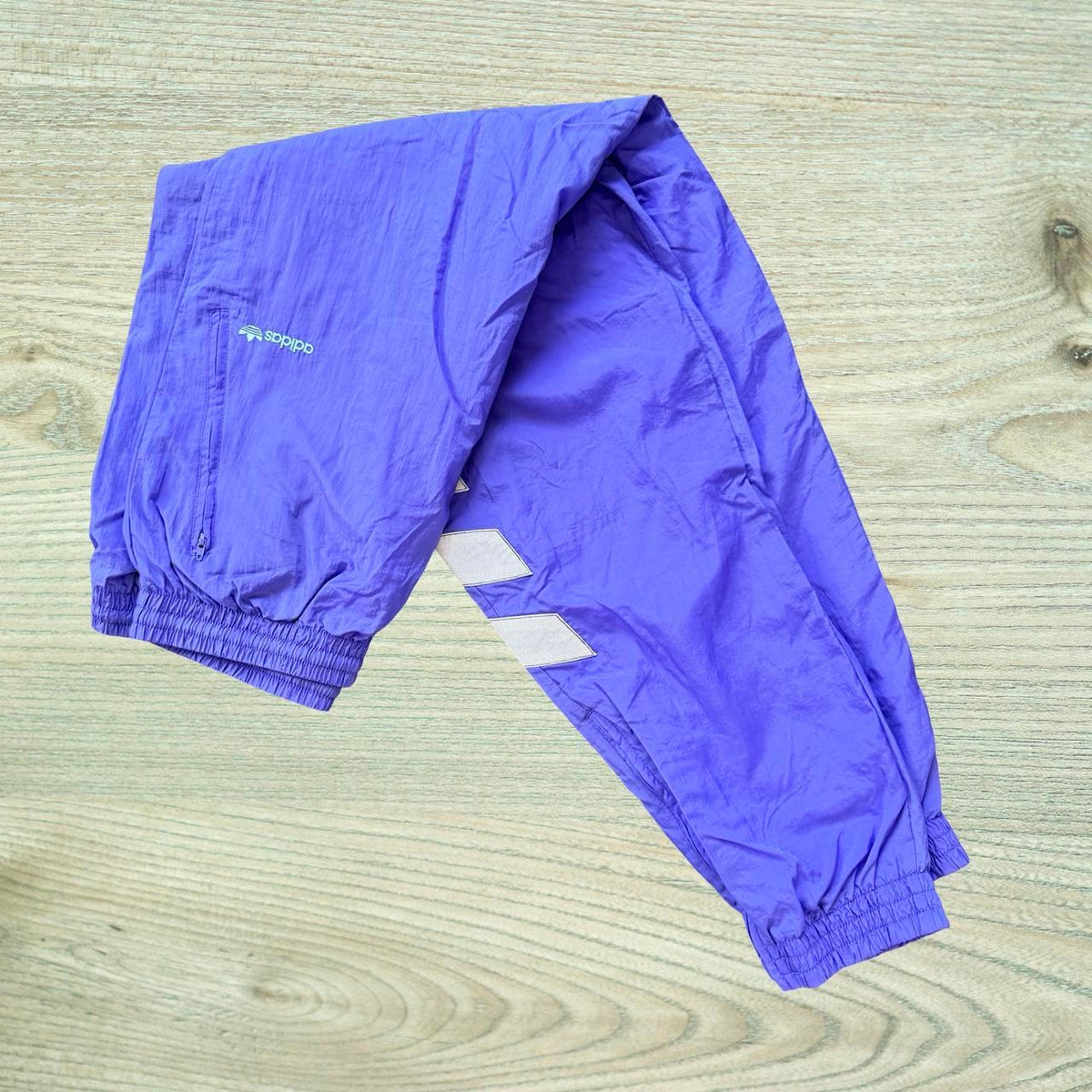 ◼️ Vintage Adidas Track Pants